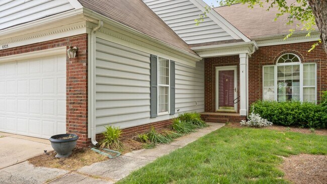 6925 Weirton Pl in Charlotte, NC - Building Photo - Building Photo