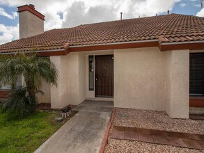 109 Avenida Las Brisas in Oceanside, CA - Building Photo - Building Photo