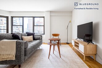 279 E 44th St in New York, NY - Building Photo - Building Photo