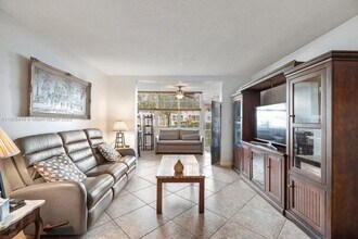 609 NE 14th Ave in Hallandale Beach, FL - Building Photo - Building Photo