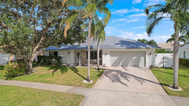 52 PineHill Trail E in Jupiter, FL - Foto de edificio - Building Photo