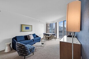 4440 Collins Ave in Miami, FL - Building Photo