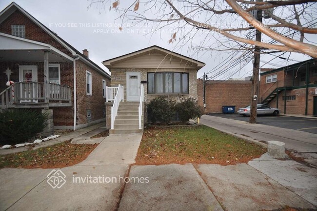 property at 11114 S Troy St