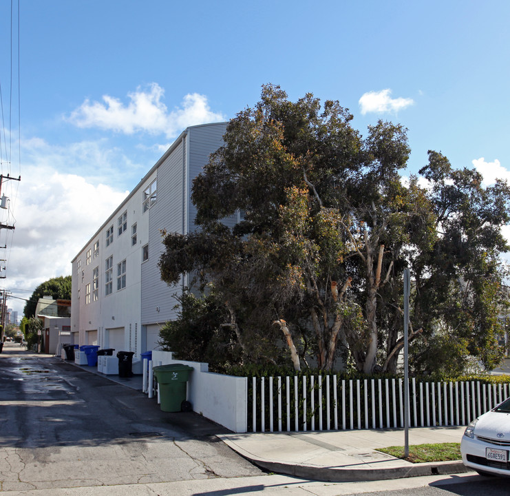 1217 24th St in Santa Monica, CA - Building Photo