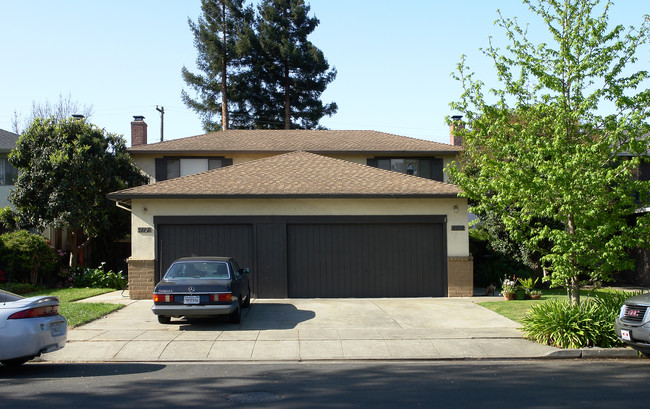 170-172 Wheeler Ave in Redwood City, CA - Building Photo - Building Photo