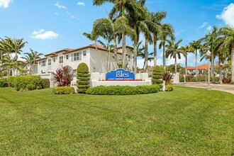 The Isles in Fort Lauderdale, FL - Foto de edificio - Building Photo