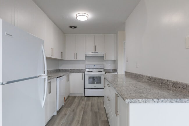 The Village Squire Apartments in Markham, ON - Building Photo - Building Photo