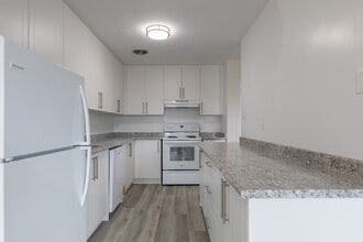 The Village Squire Apartments in Markham, ON - Building Photo - Building Photo