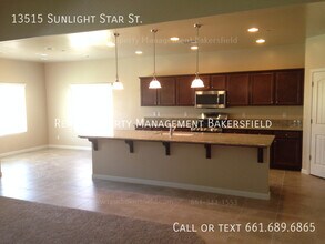 13515 Sunlight Star St in Bakersfield, CA - Building Photo - Building Photo