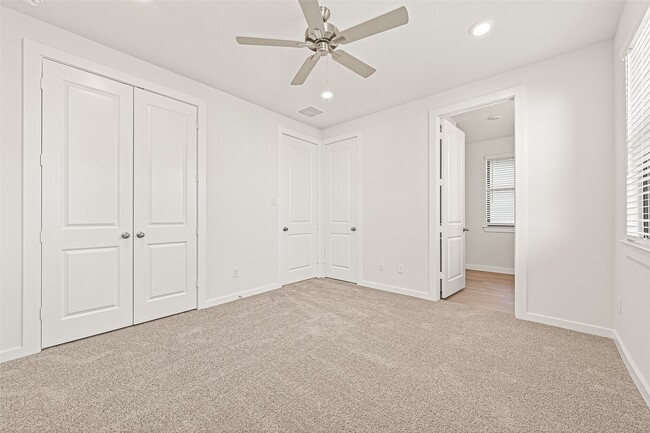 property at 3223 Loam Ln