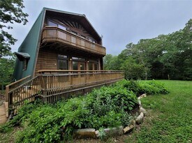281 Earl Callahan Rd in Cedar Creek, TX - Building Photo