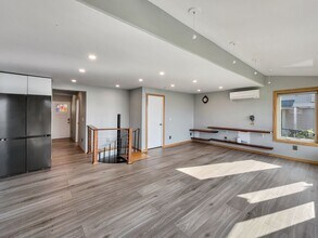 2320 Hobart Ave SW in Seattle, WA - Building Photo - Building Photo