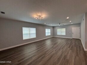 2940 Hall Ave in Panama City, FL - Building Photo - Building Photo