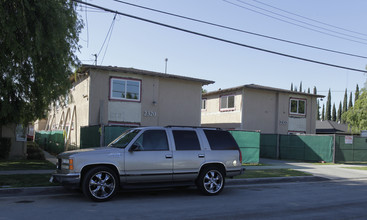 Evergreen Apartments in Fullerton, CA - Building Photo - Building Photo