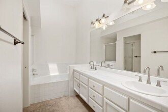 33 Calle Maria in Rancho Santa Margarita, CA - Building Photo - Building Photo