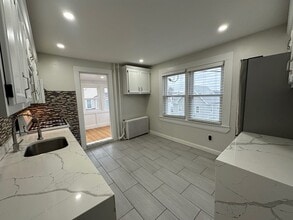 8 Bradford Terrace in Everett, MA - Building Photo - Building Photo