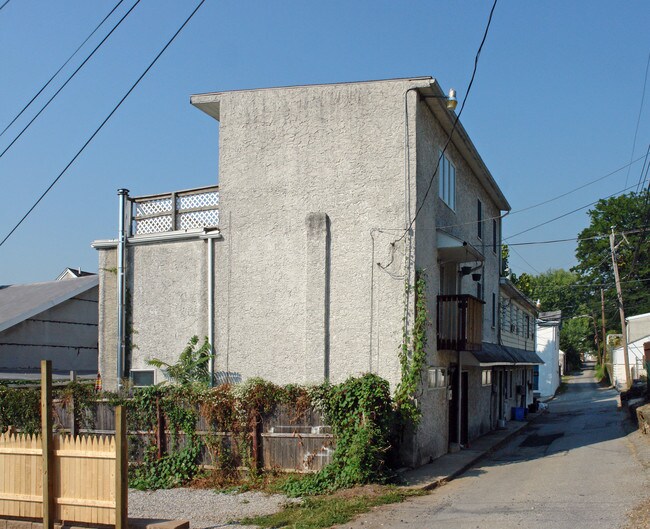 301-309 Angel Aly in Conshohocken, PA - Foto de edificio - Building Photo