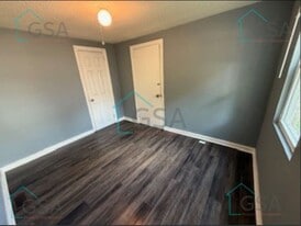 406 Furman Rd in Greenville, SC - Building Photo