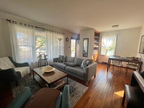 411 N Hillsdale Dr in Bloomington, IN - Building Photo - Building Photo