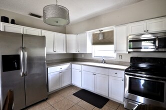 1211 15th St W in Palmetto, FL - Building Photo - Building Photo