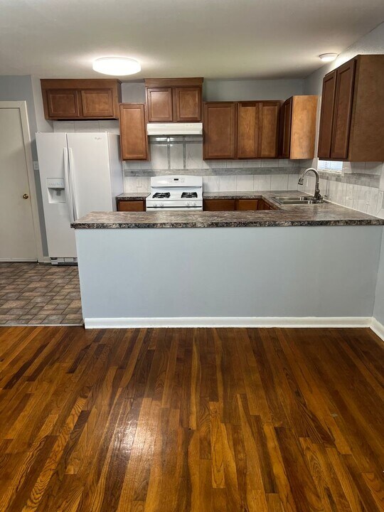 1101 Glencrest Ln in Longview, TX - Building Photo