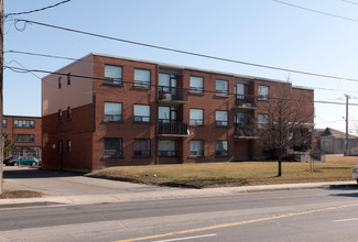 2595 Keele St in Toronto, ON - Building Photo - Building Photo