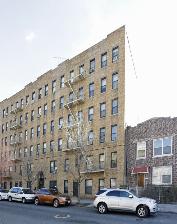 1990 Gleason Ave in Bronx, NY - Building Photo