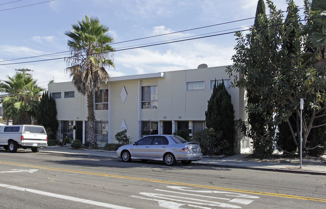 4193 Illinois St in San Diego, CA - Foto de edificio