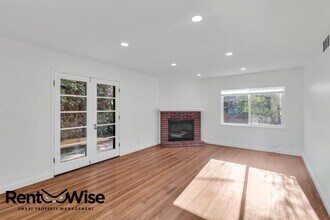 838 Crompton Rd in Redwood City, CA - Building Photo - Building Photo