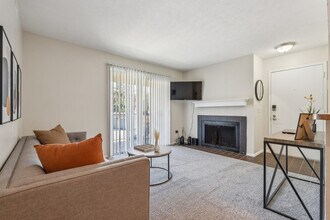 8083 Running Fox Rd in Columbus, OH - Building Photo - Building Photo