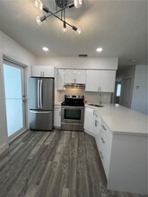 2104 SW 26th St-Unit -2106 in Miami, FL - Building Photo - Building Photo