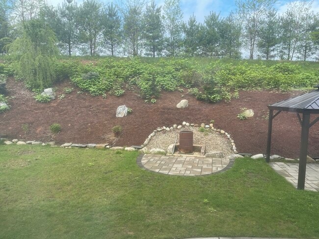 23 Skyview Dr in Millbury, MA - Building Photo - Building Photo