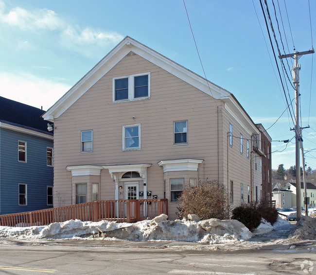 21-23 Spring St in Auburn, ME - Foto de edificio - Building Photo