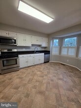 4281 Sleepy Lake Dr, Unit 20856 in Fairfax, VA - Building Photo - Building Photo