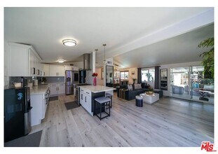 848 W Irving Pl in Anaheim, CA - Building Photo - Building Photo