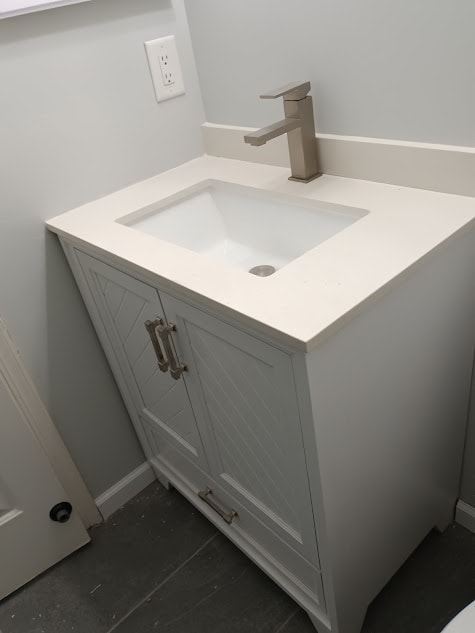 42 Duncan Way in Freehold, NJ - Foto de edificio - Building Photo