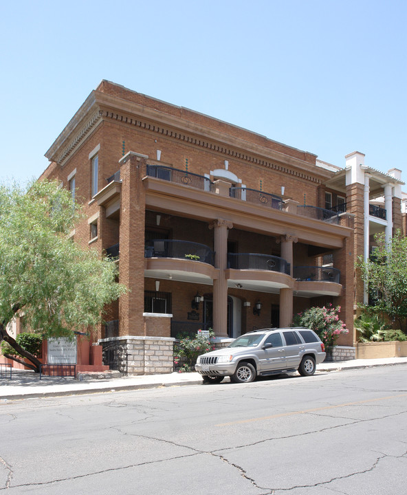 1209 N Oregon St in El Paso, TX - Foto de edificio