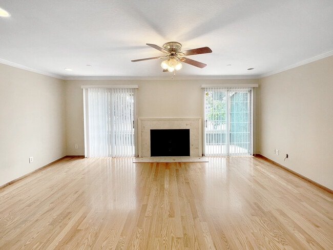 379 N Mentor Ave in Pasadena, CA - Building Photo - Building Photo