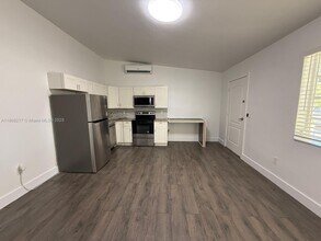 1330 NE 133rd St in North Miami, FL - Building Photo - Building Photo