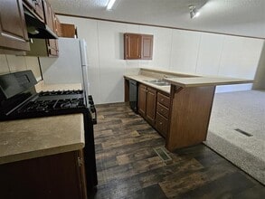 308 Bay Port Cir in Springport, MI - Building Photo - Building Photo