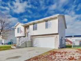 5447 Midland Dr in Roy, UT - Building Photo