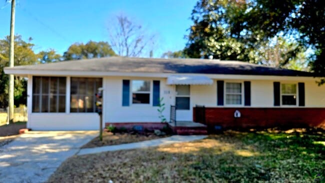 property at 318 Bruce St