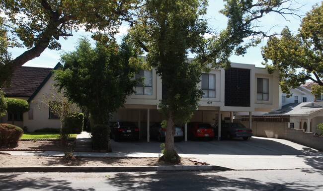 634 E San Jose Ave in Burbank, CA - Building Photo - Building Photo