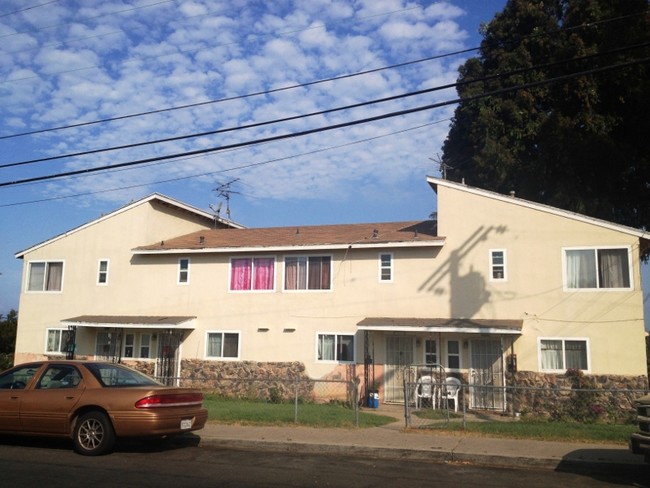 Kelly Street Apartments in San Diego, CA - Building Photo - Building Photo