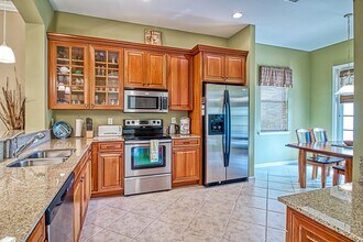 3460 Lakeview Isle Ct in Ft. Myers, FL - Foto de edificio - Building Photo