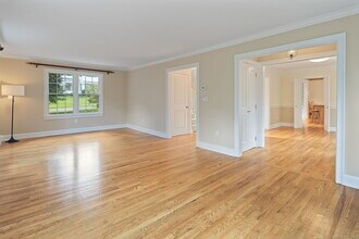 31 Old Wagon Rd in Greenwich, CT - Building Photo - Building Photo