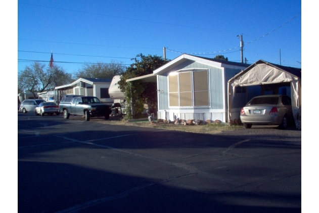 19081 E Palm Ln in Black Canyon City, AZ - Building Photo