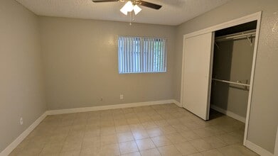 815 N Peach Ave, Unit 122 in Fresno, CA - Foto de edificio - Building Photo