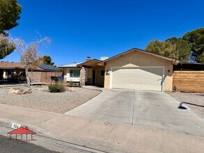 224 Larkspur St in Ridgecrest, CA - Building Photo - Building Photo