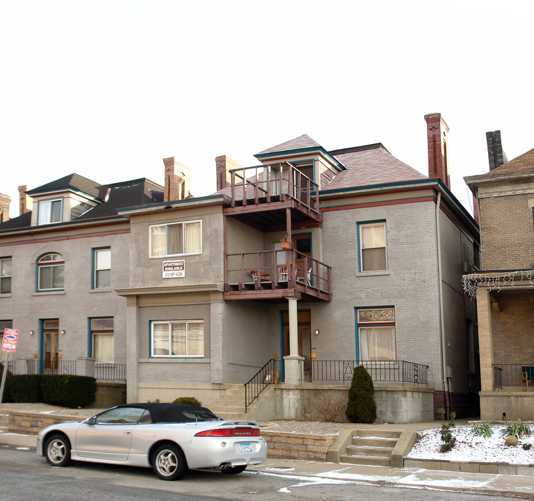 749 S Millvale Ave in Pittsburgh, PA - Foto de edificio